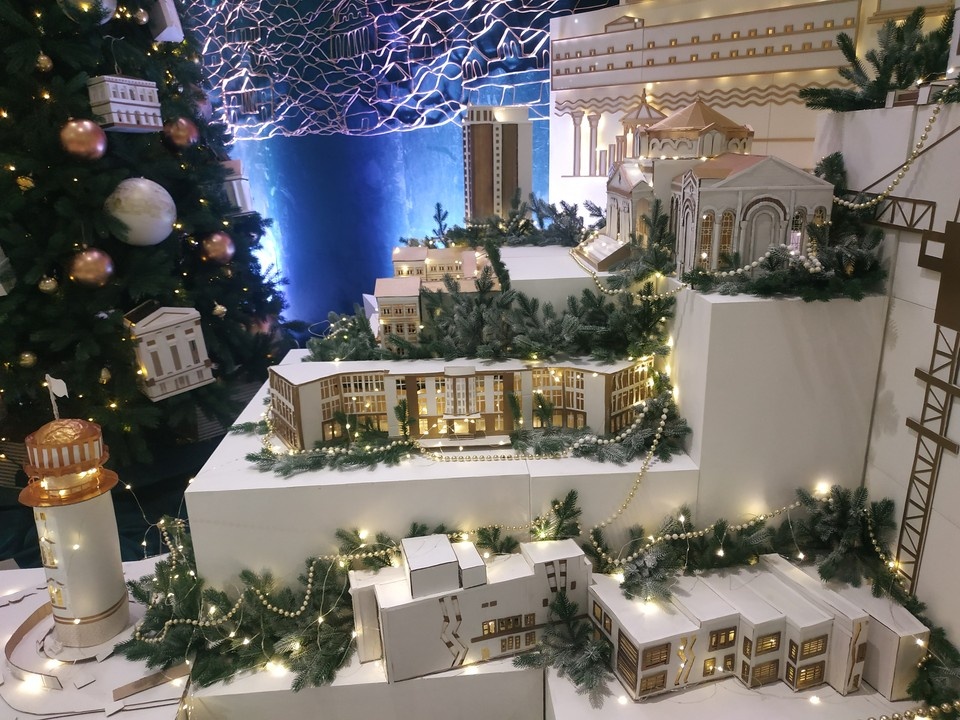    В инсталляции представлены знаковые здания Севастополя. Лиля Голова