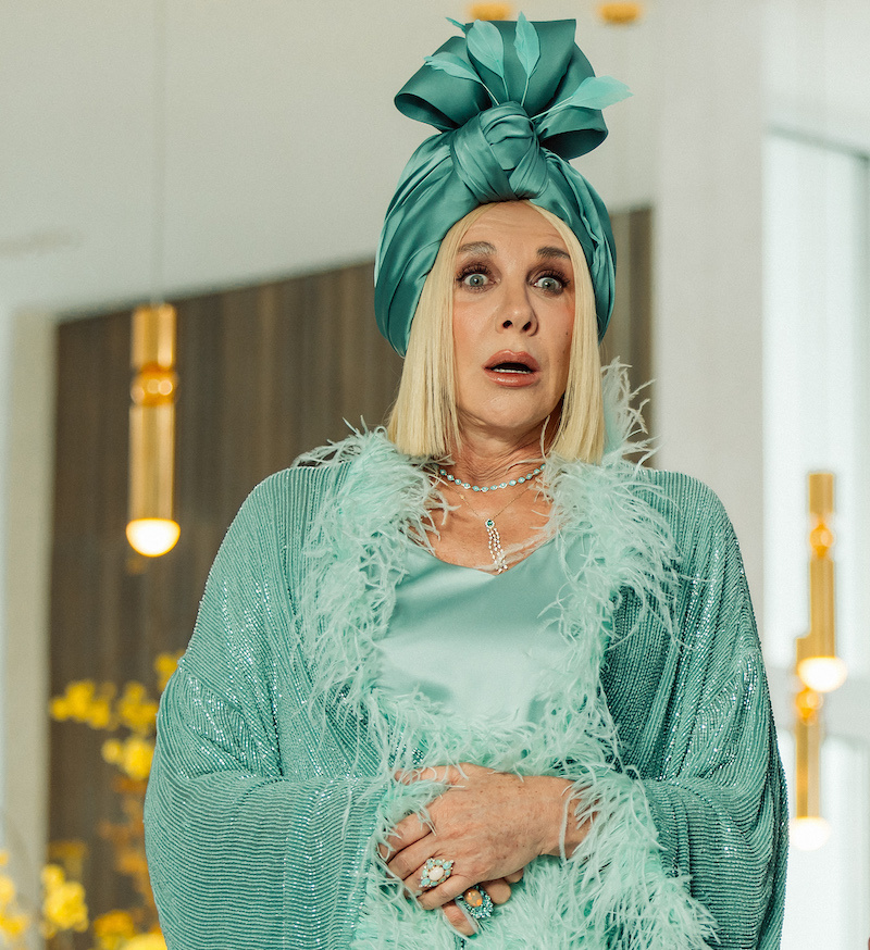 Светлана Яковлева в кольцах Sutra; колье Mikou и колье Mikoulette, все Casato