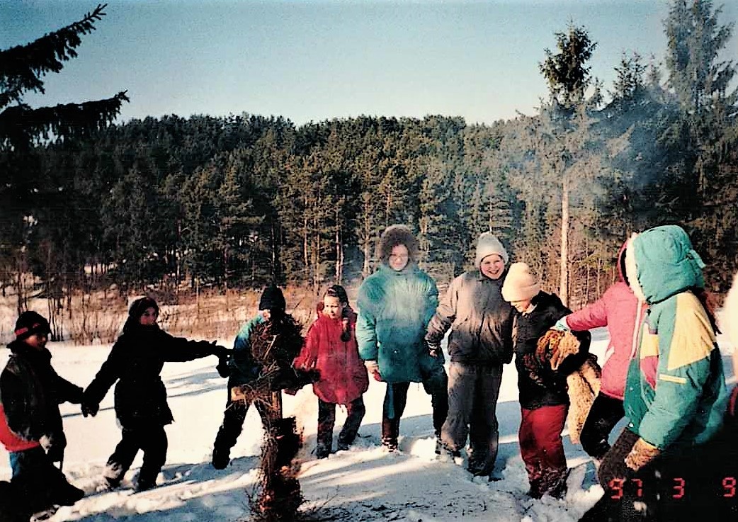 Хоровод у сгоревшей Масленницы