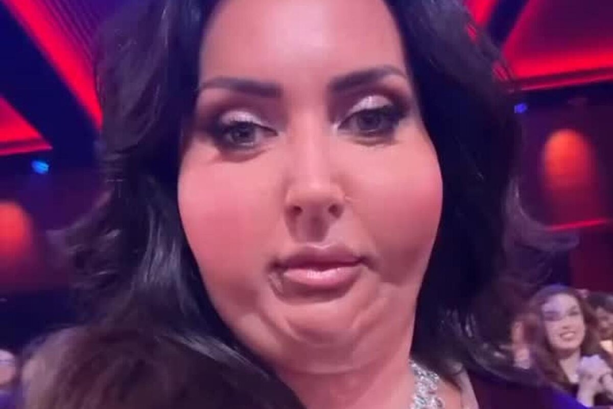    Певица Алсу Социальные сети