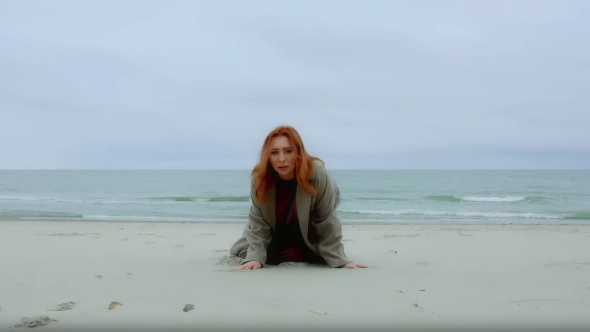 Анастасия Спиридонова. Кадр из клипа "Море".