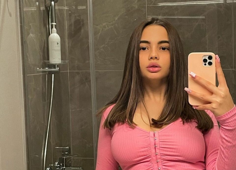    Такой Валя Карнавал была в начале своей карьеры. Источник: @karna.val*