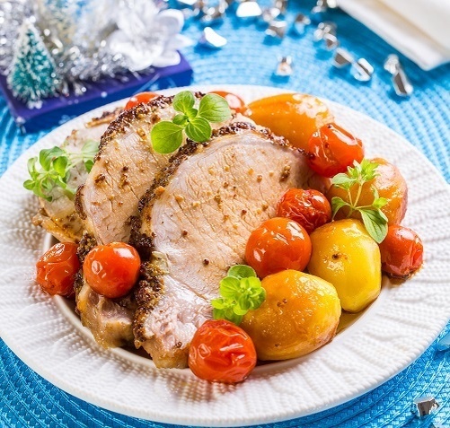    Свинина, запеченная с картофелем/Фото: К. Виноградов/BurdaMedia