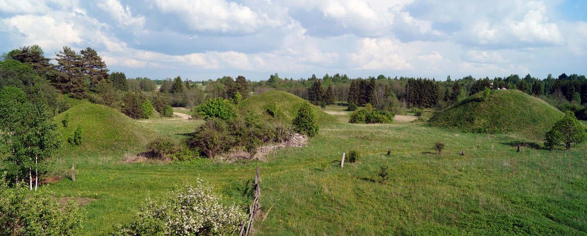 Новгородские пирамиды