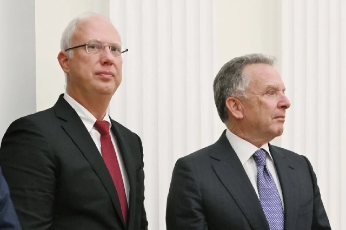    Новый сигнал: эксперт объяснил встречу РФ и США в гольф-клубе Майами