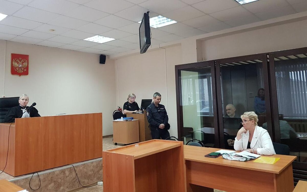    13 сотрудников стоматологии обвиняют в мошенничестве на 4 млн рублей в Ижевске