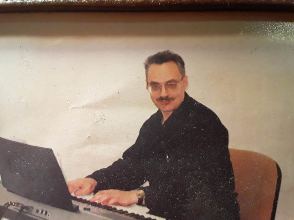 Влад играет