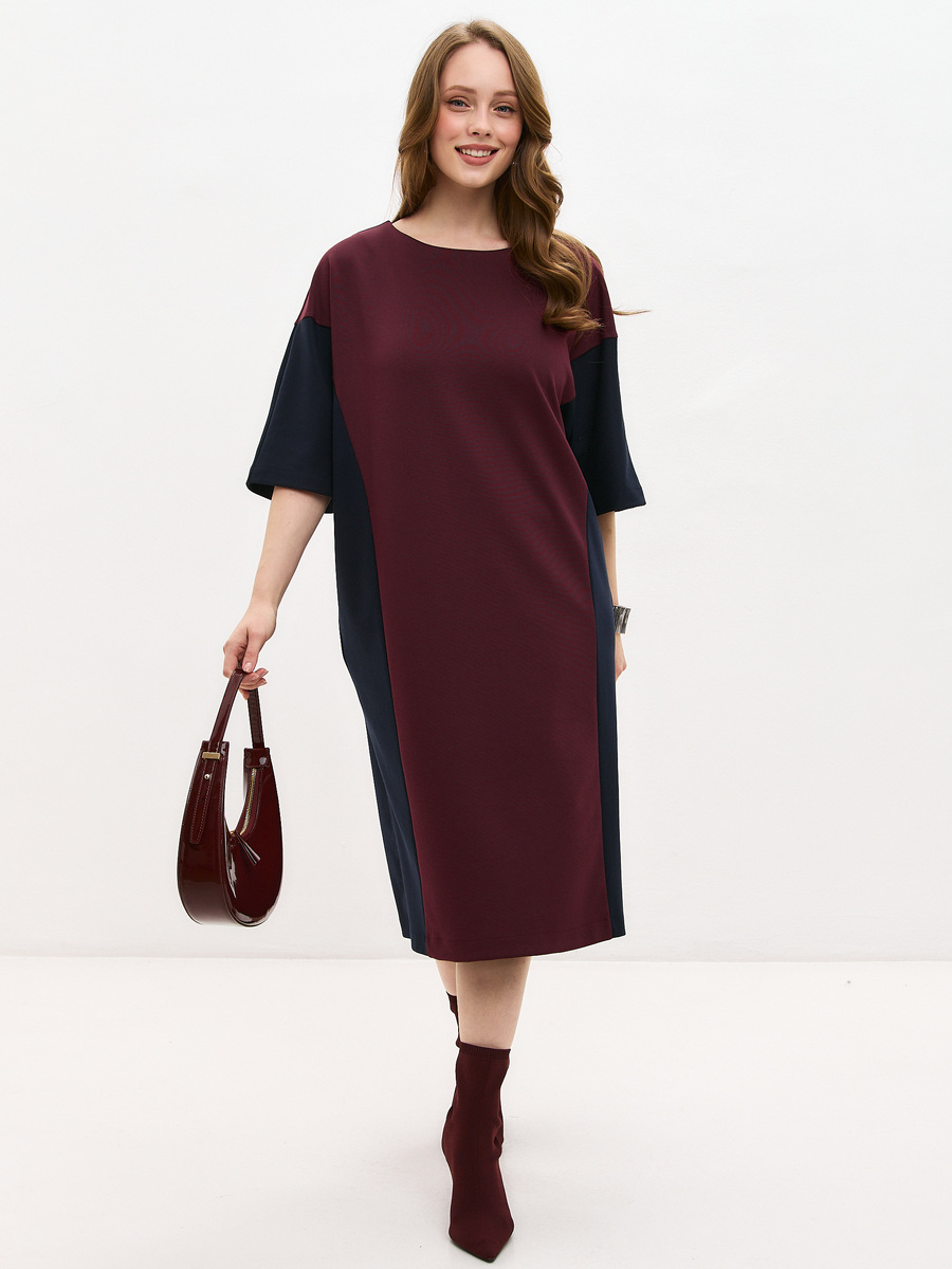 Дополните образ элегантными туфлями на каблуке, клатчем и изысканными украшениями