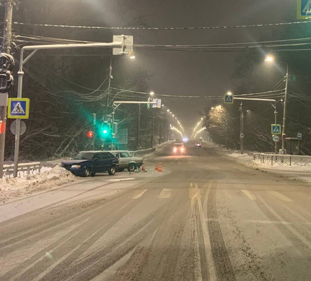    В Кирове два «ВАЗа» столкнулись на Слободском тракте