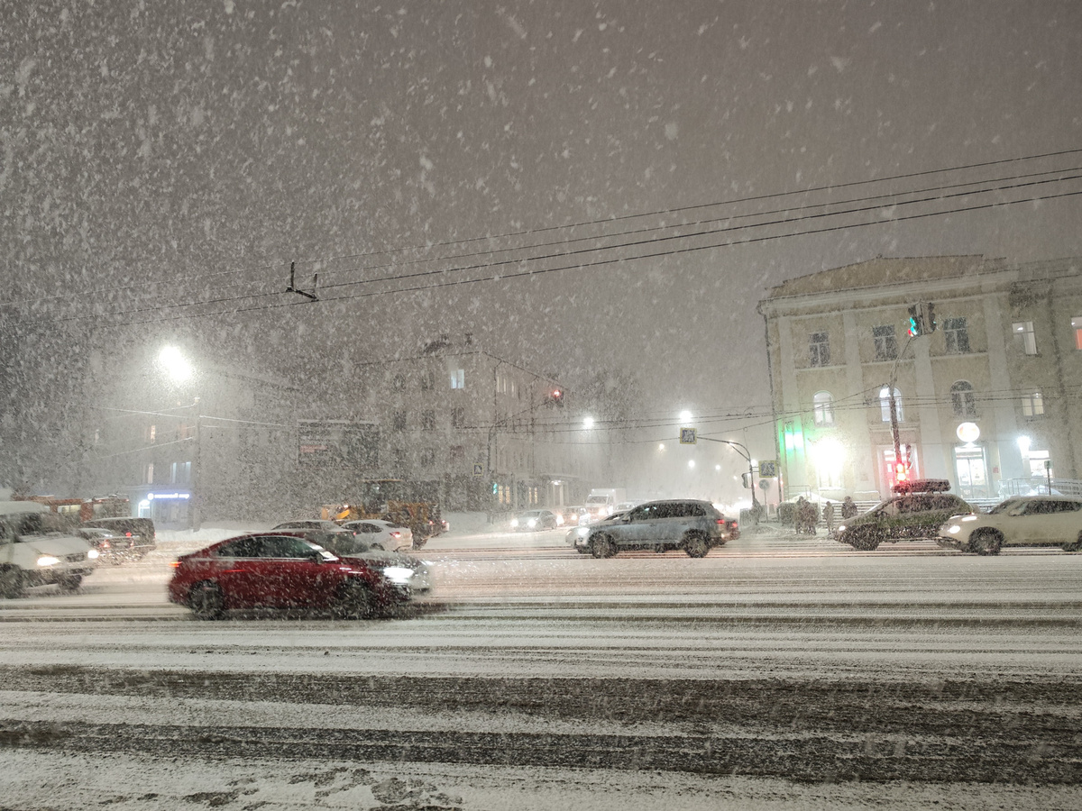 Школы Владивостока перейдут на свободное посещение из-за надвигающегося циклона.  Фото: Фото: ФедералПресс / Ксения Кобалия