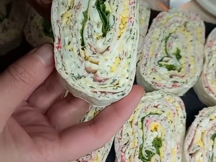 Этот рулет из лаваша исчезает со стола первым - проверено