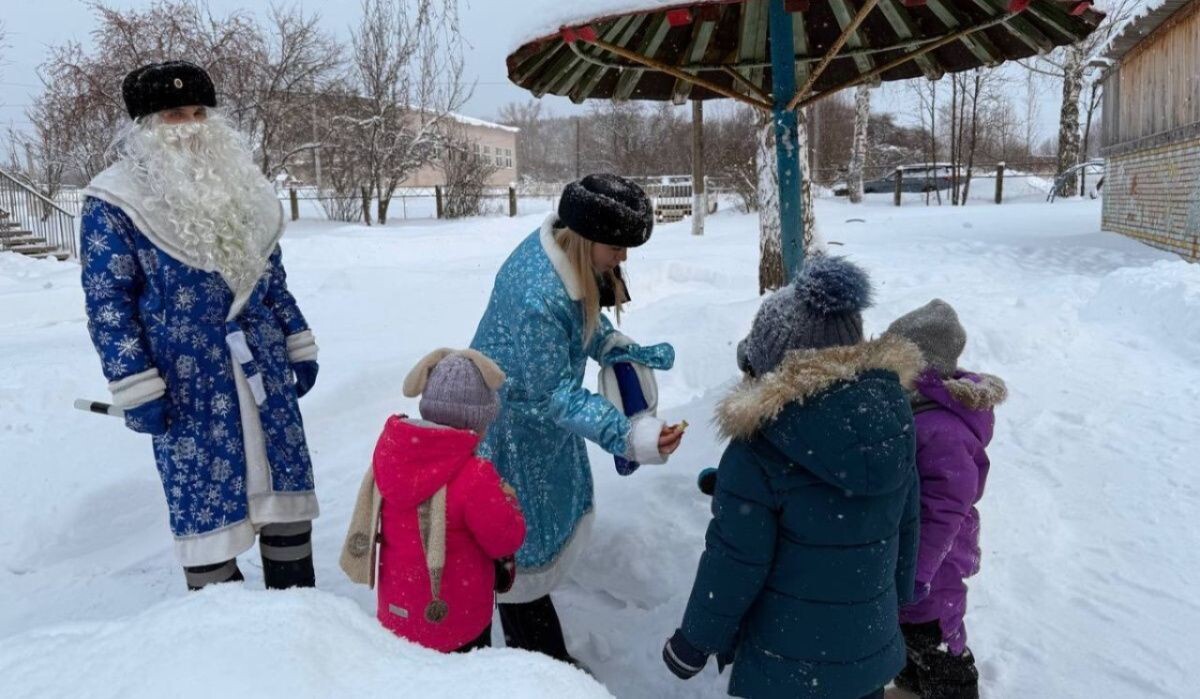     В гостях у детсадовцев. Источник: ОМВД по ЧГО Автор фото: Отдел МВД по ЧГО