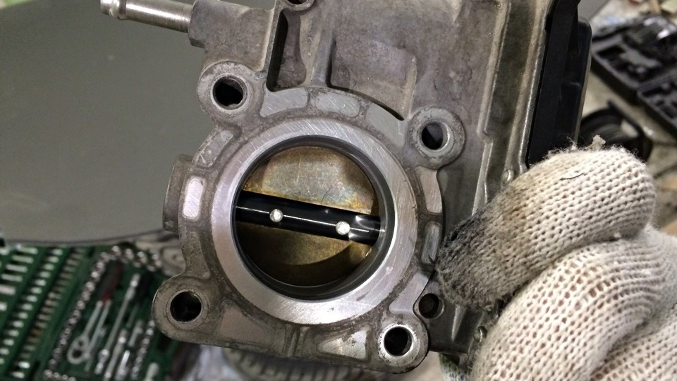 Для чего нужно чистить дроссельную заслонку, и как часто это нужно делать: объясняю просто