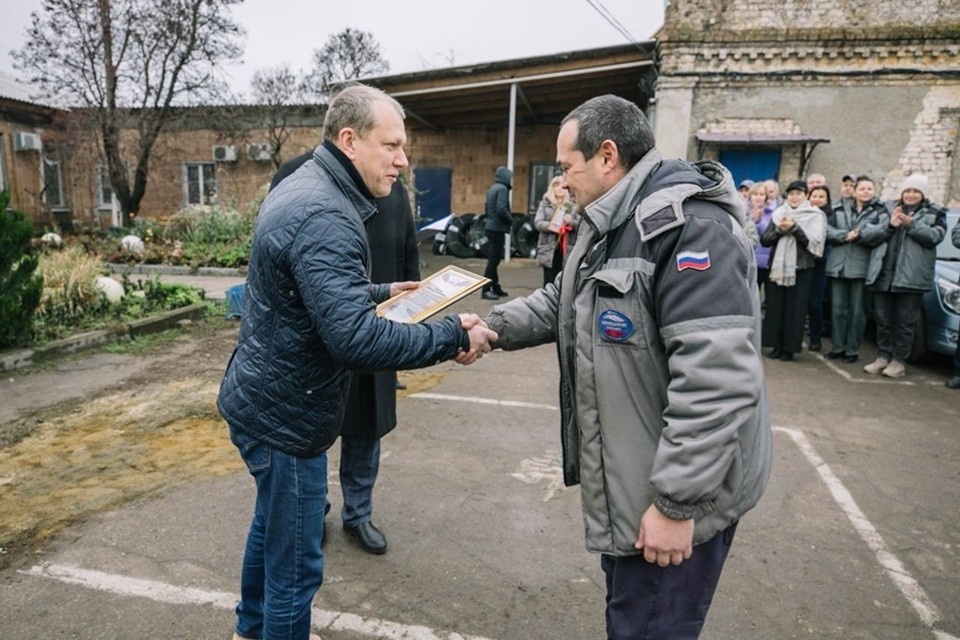    Глава Мариуполя поздравил энергетиков округа с профессиональным праздником. Фото: ТГ/Кольцов