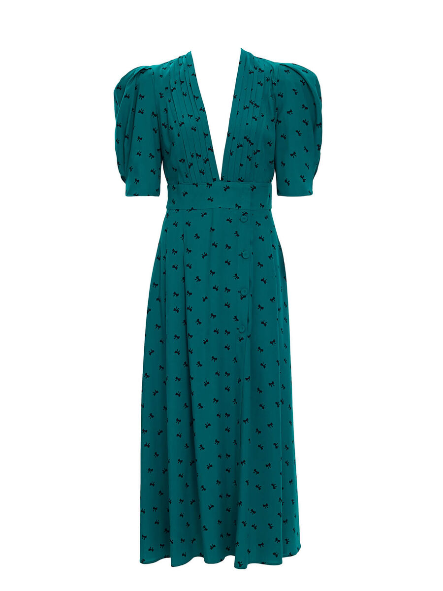 Заказать съемку и ознакомиться с нашими примерами работ вы можете у нас на сайте: https://optima-production.ru