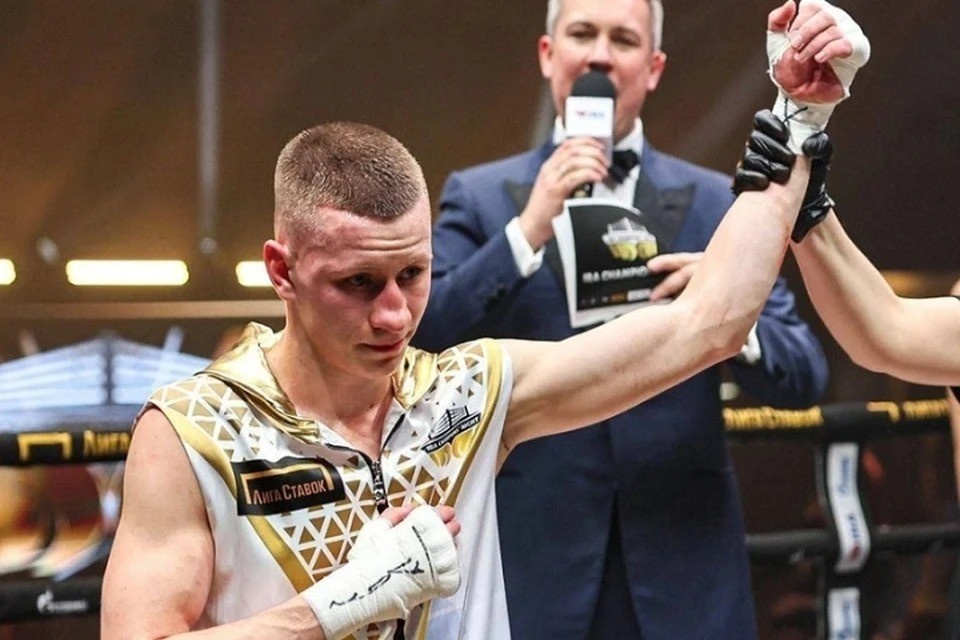    Дмитрий Двали получил серьезную травму в Феодосии. Фото: Федерация Бокса России/Tg