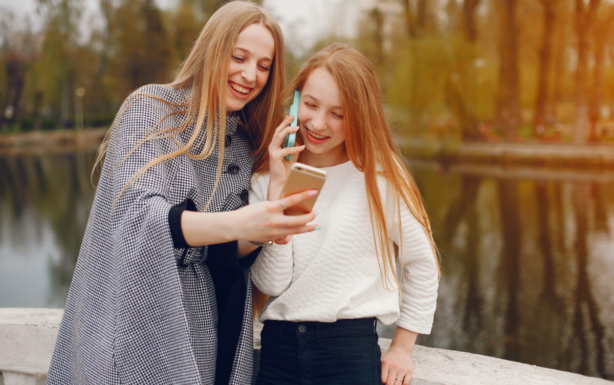    Подруга вместо мамы: как матери превращают детей в суррогатных партнеров и становятся им «другом», а не родителем