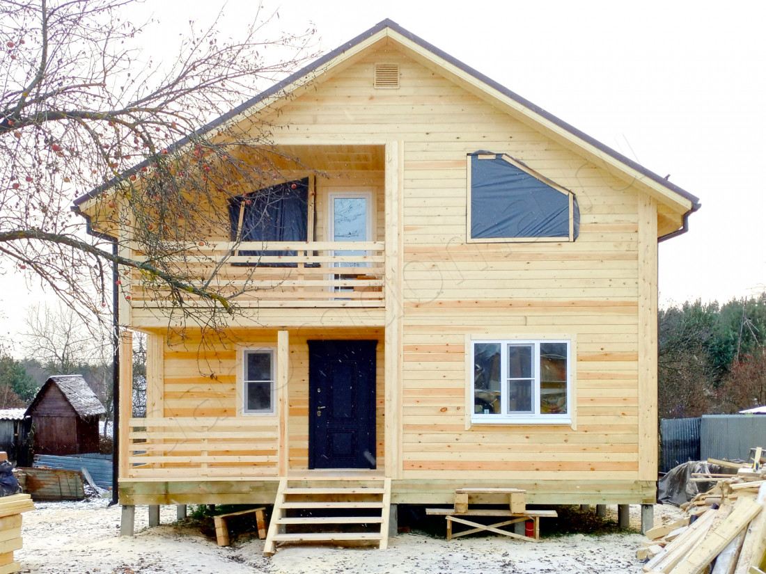 Дом в поселке Любучаны