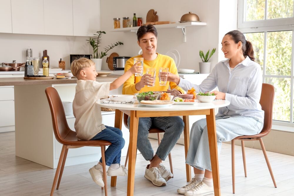 Вода во время обеда