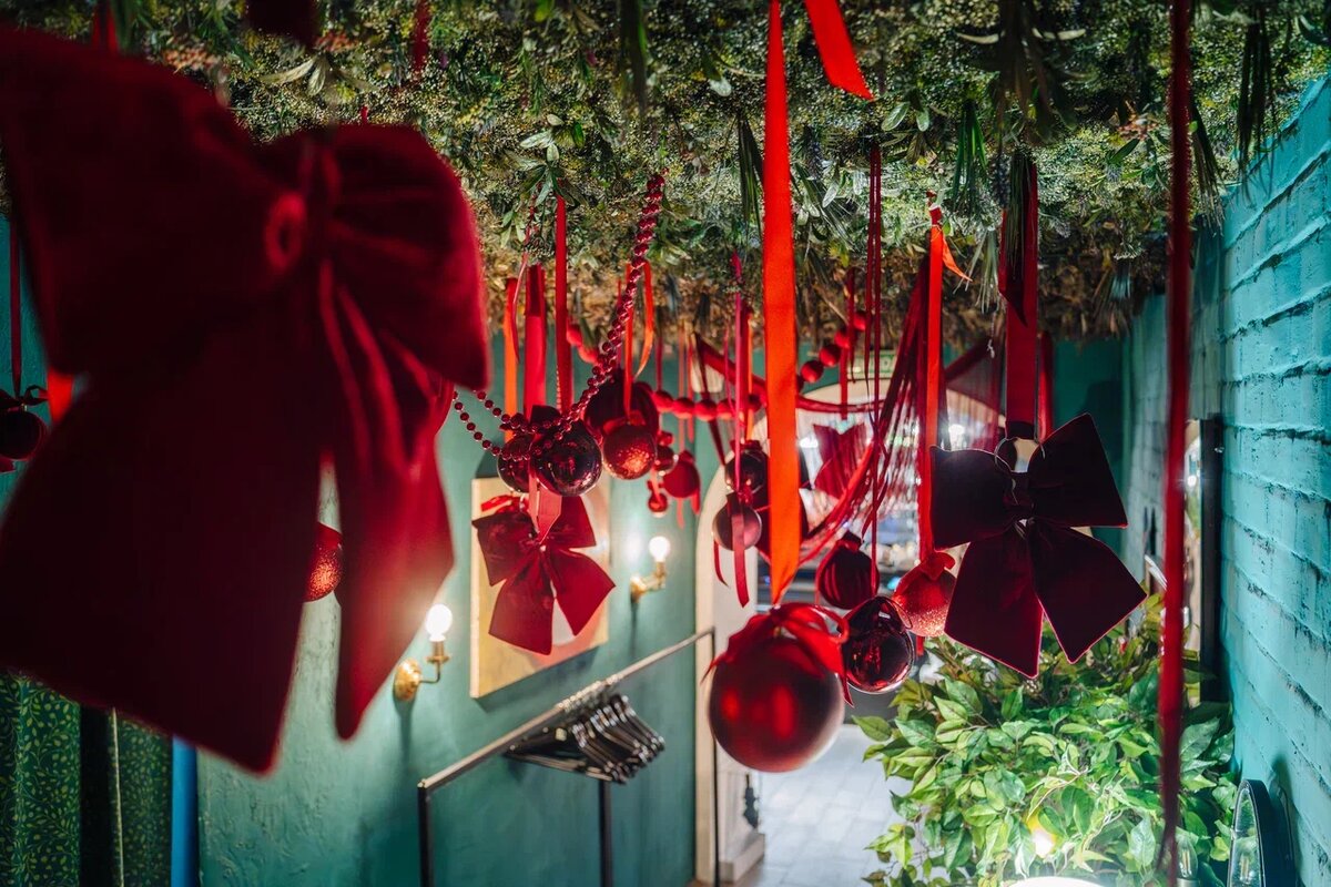 Выполнено декораторами Me Decor