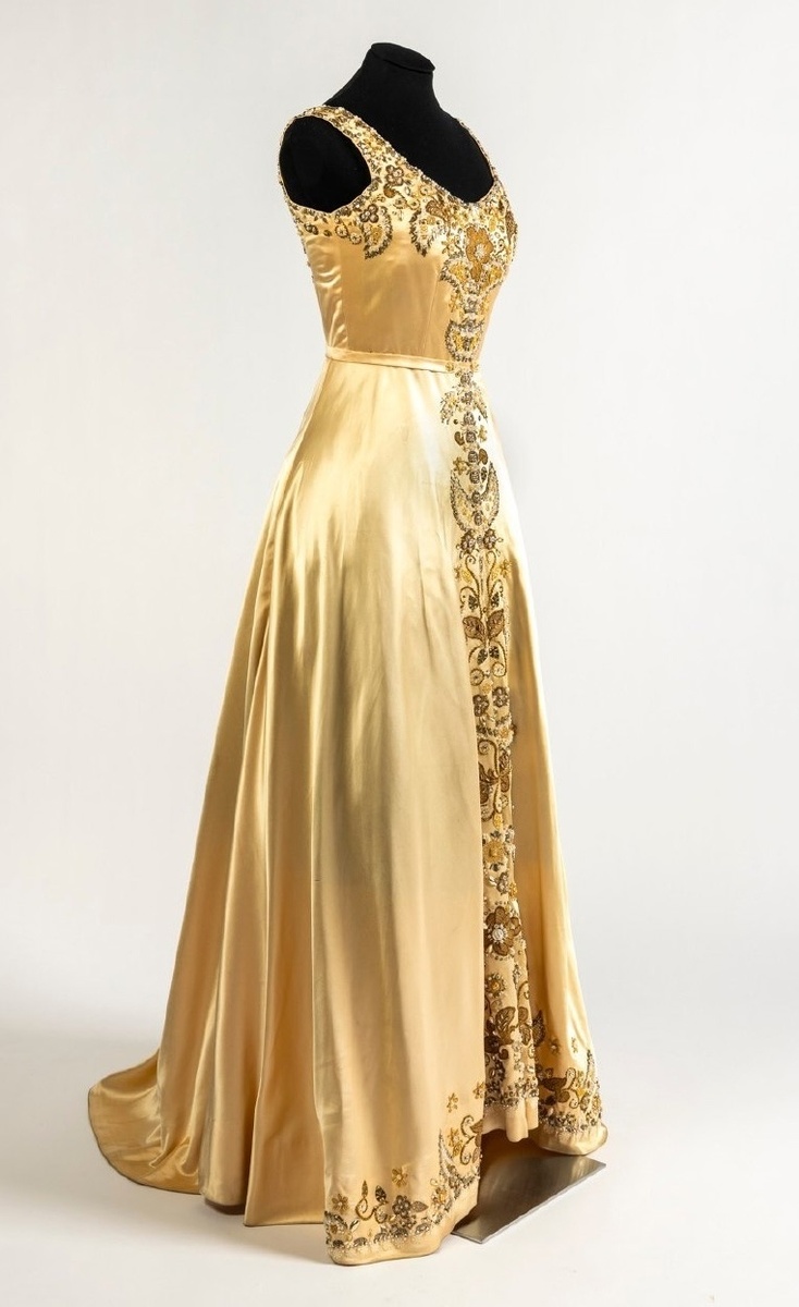 Платье 1950-х г. от английского кутюрье Нормана Хартнелла