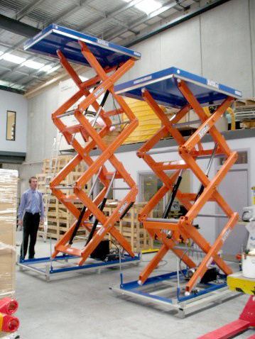 Подъемный стол с высотой на 5 метров