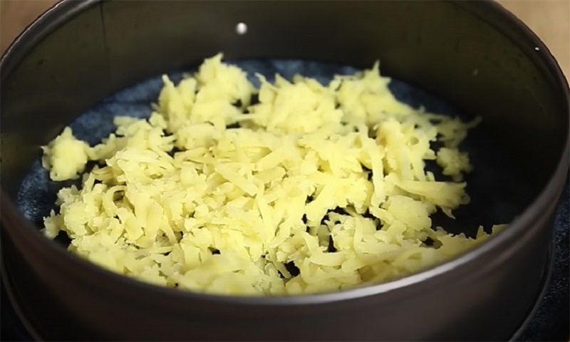 Мимоза по-новому: превращаем классический салат в изысканное блюдо с курицей