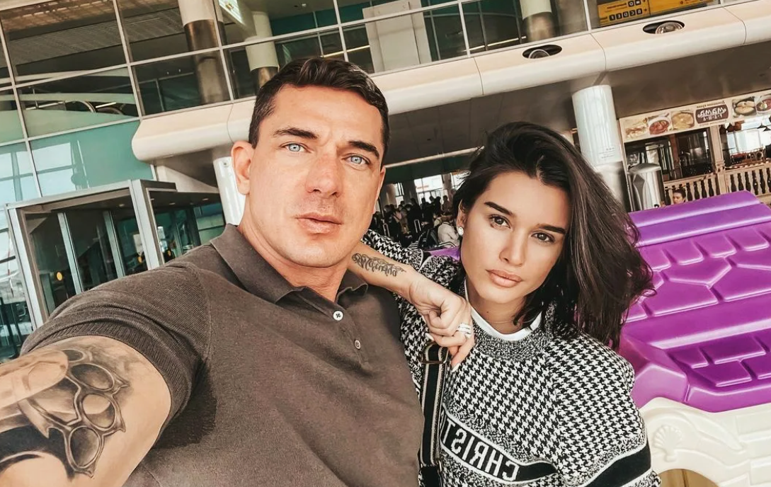 на фото Курбан Омаров и Ксения Бородина 