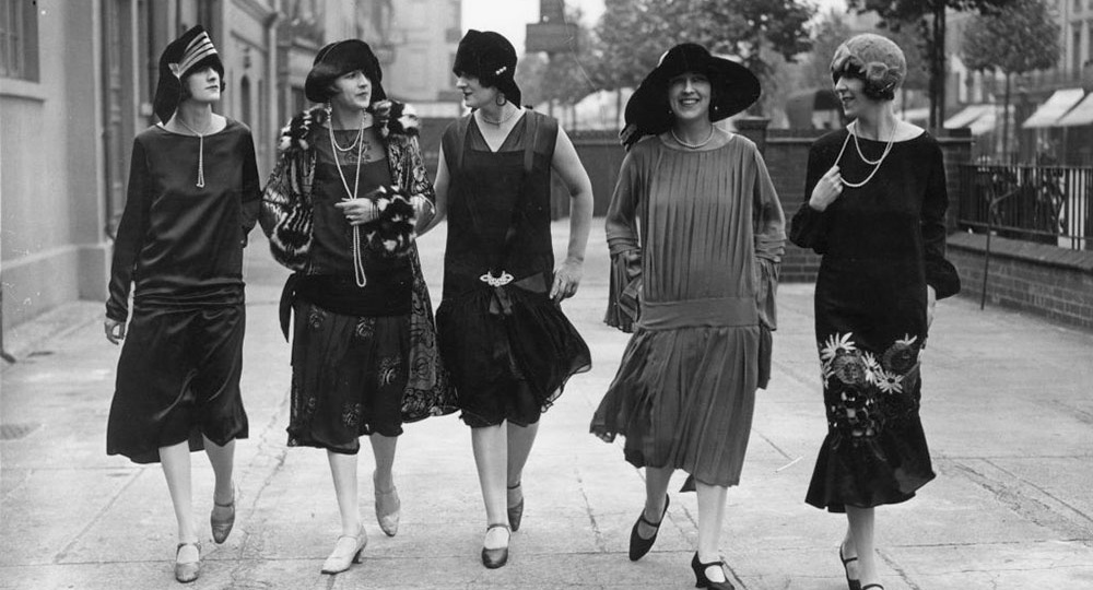 Мода столетия: от корсетов до свободы оверсайза