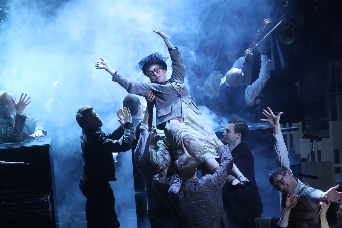    В первой премьере Владимира Панкова "Репетиция оркестра" на сцену вышла вся труппа./Сергей Куксин/РГ