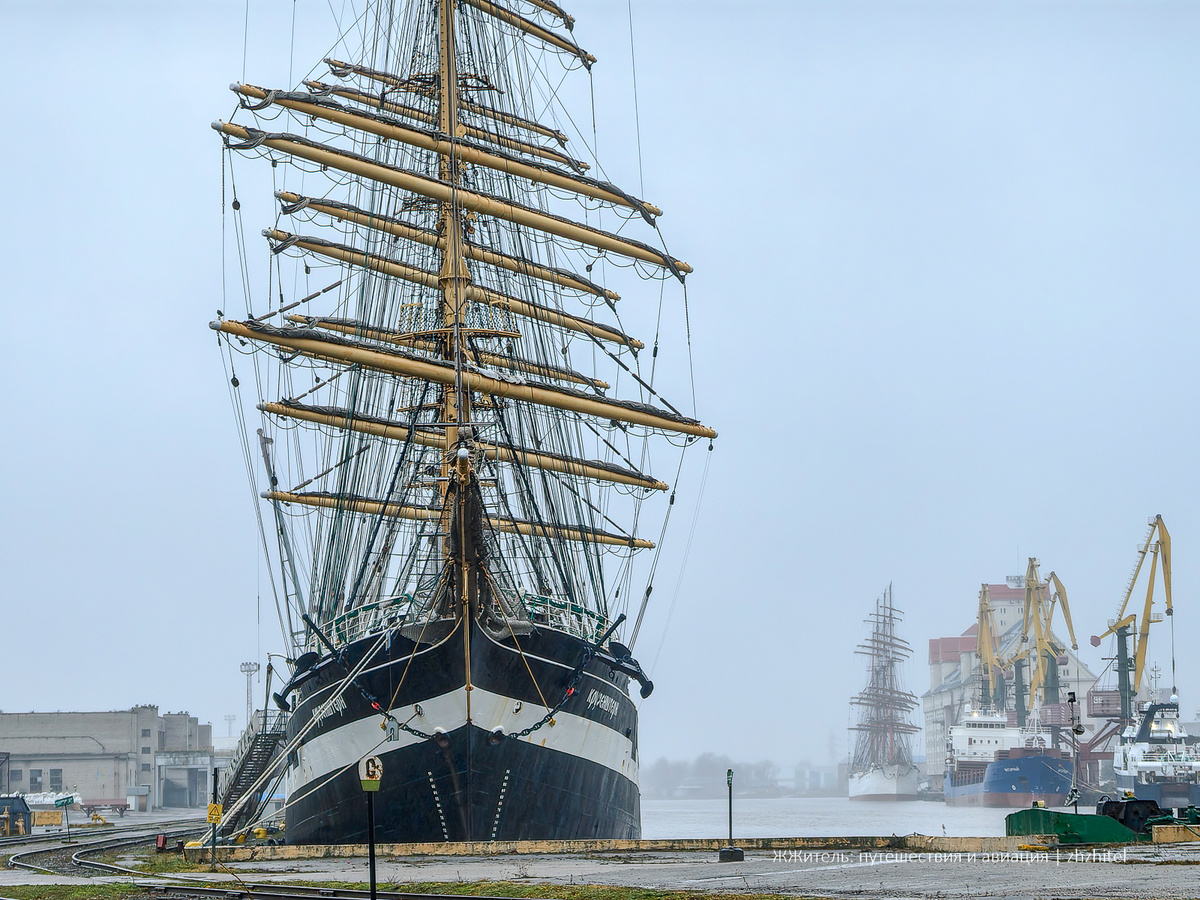 «Крузенштерн» и «Седов» в одном кадре