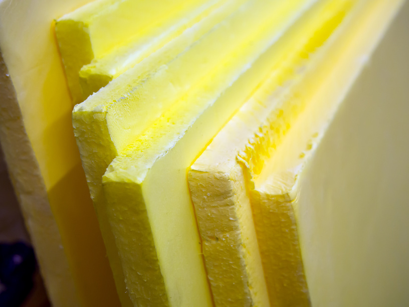 Плиты ЭППС — прочный и влагостойкий утеплитель для гаража.