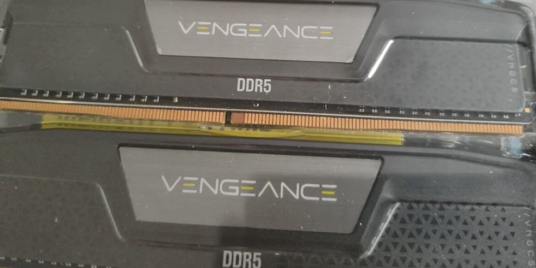 Amazon продала комплект оперативной памяти DDR4 под видом Corsair Vengeance DDR5
