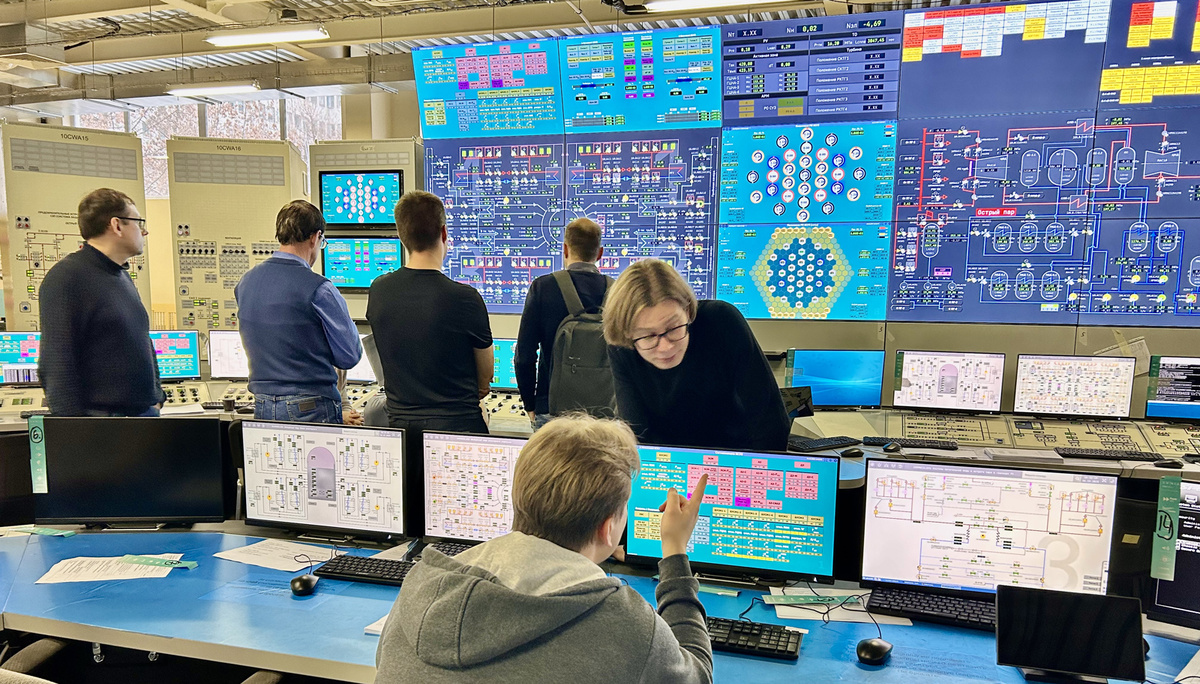    , , Схема реактора БРЕСТ-ОД-300