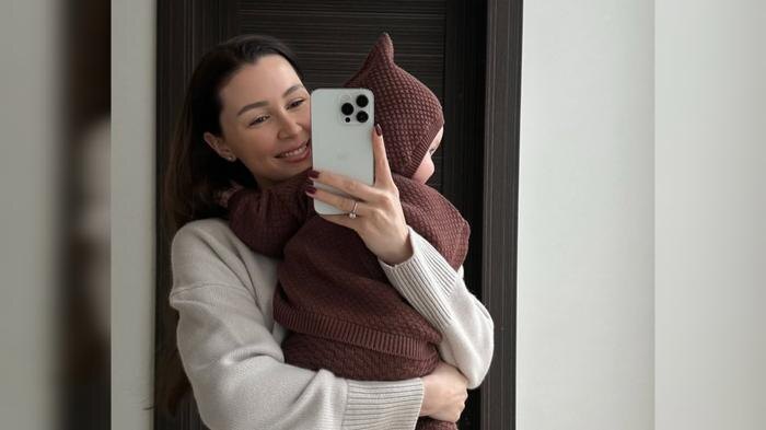 Бизнесмен Тимур Исмаилов и ведущая Анна Заворотнюк стали родителями в 2025 году. Фото © Instagram (признан экстремистской организацией и запрещён на территории Российской Федерации) / anna_zavorotnyuk