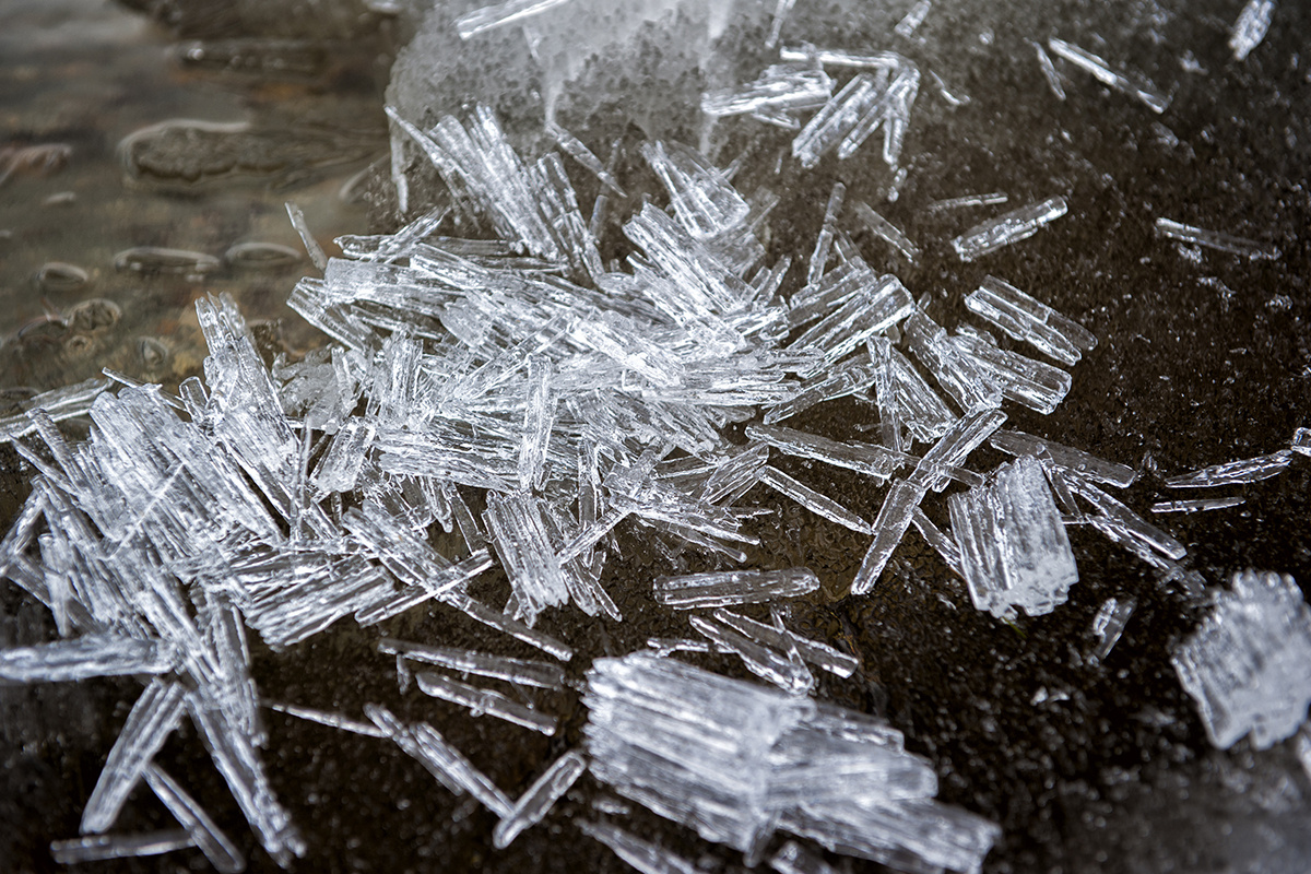 siambizkit / Shutterstock / FOTODOM📷Кристаллы могут приобретать разнообразные формы: нитевидные, многогранные или игольчатые