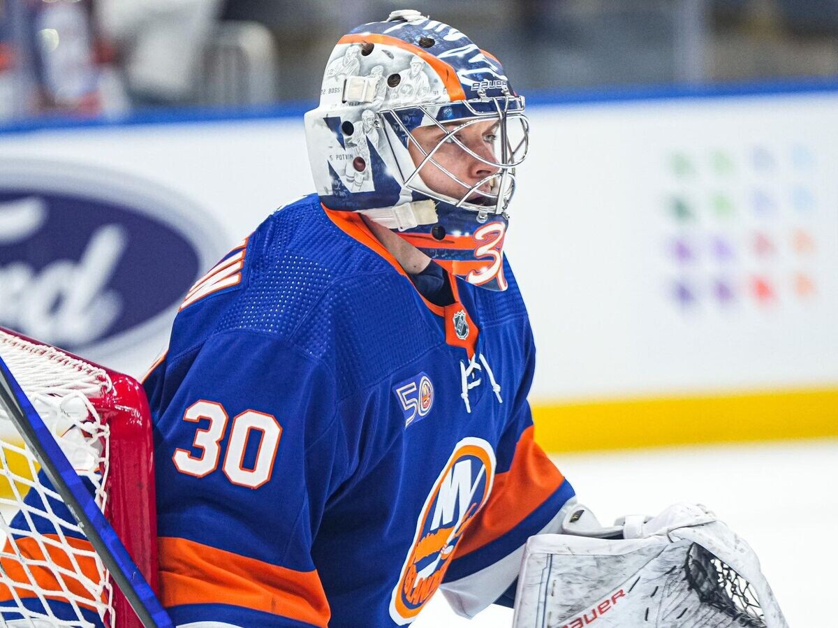    Голкипер "Нью-Йорк Айлендерс" Илья Сорокин | © Фото : twitter.com/nyislanders