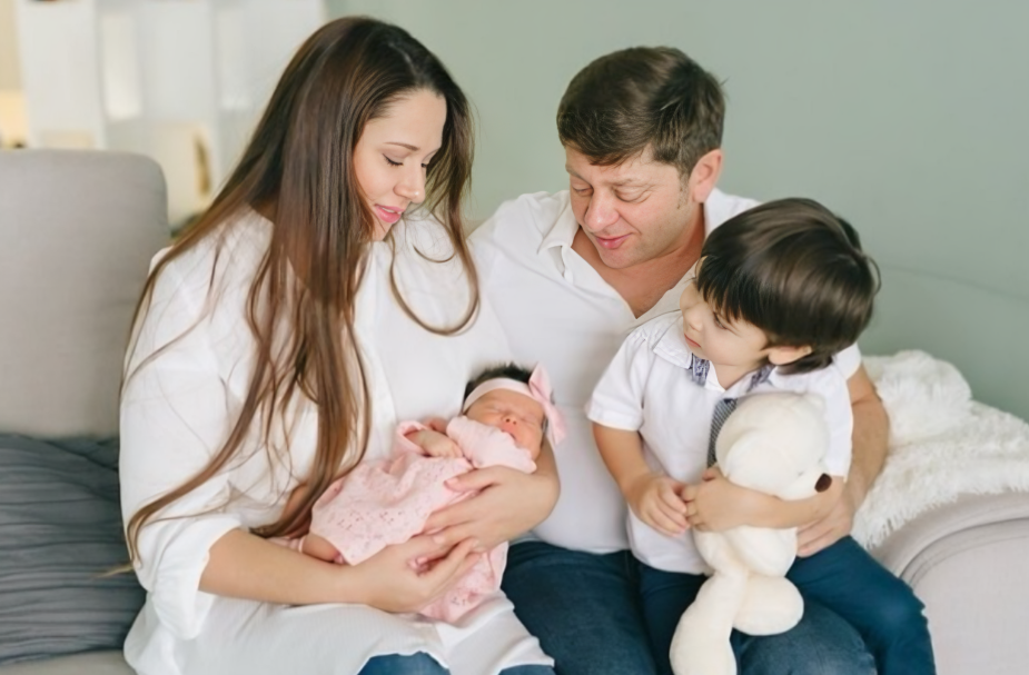 Дмитрий со второй женой и детьми