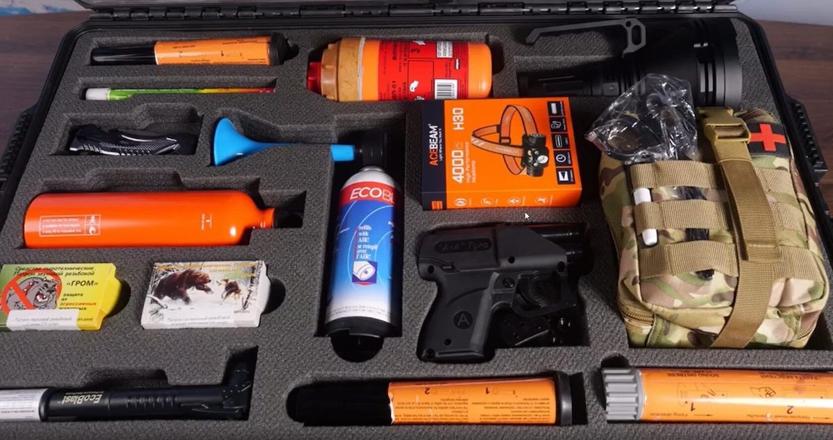 Содержимое «тревожного чемоданчика». Источник: cleanarctic.ru