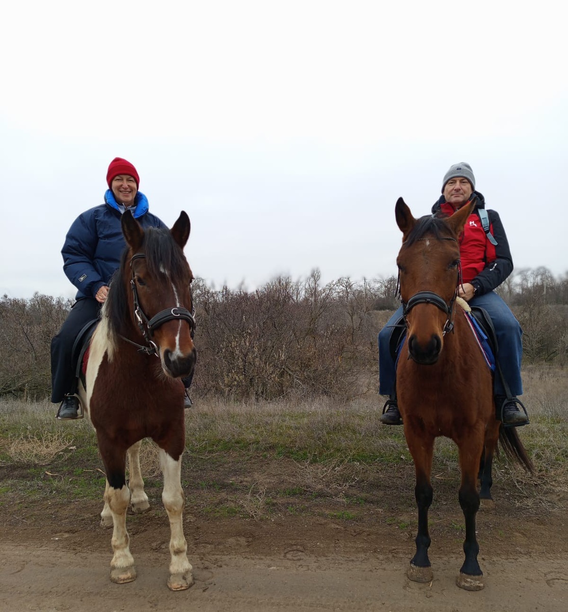 Два всадника. Именинник и сопровождающая