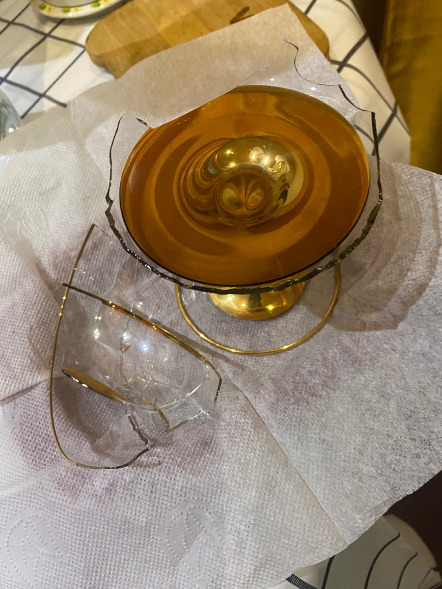 Фужер разбился: на счастье!