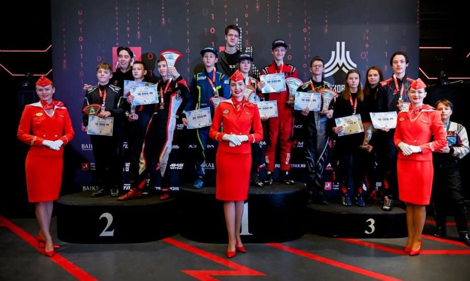    Победителями «Картсим Фест» стали команды НИУ ВШЭ и Финансового университета, в призовую тройку также заехали НИУ МИЭТ и МАДИ. Фото: MIKS Karting