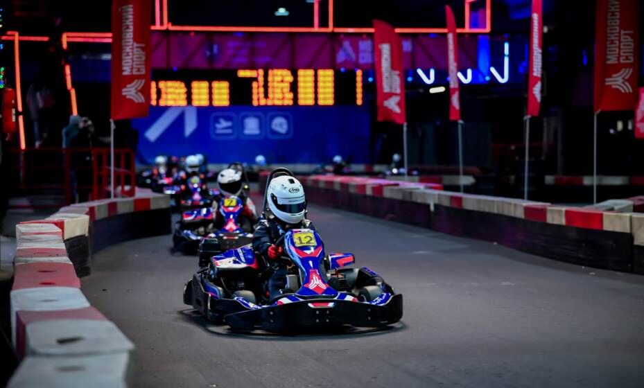    Более 200 гонщиков разных возрастов и регалий собрались на площадке MIKS Karting. Фото: MIKS Karting