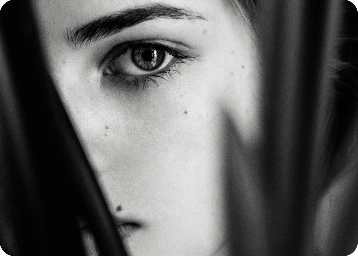 Горло болит тогда, когда слова застряли внутри