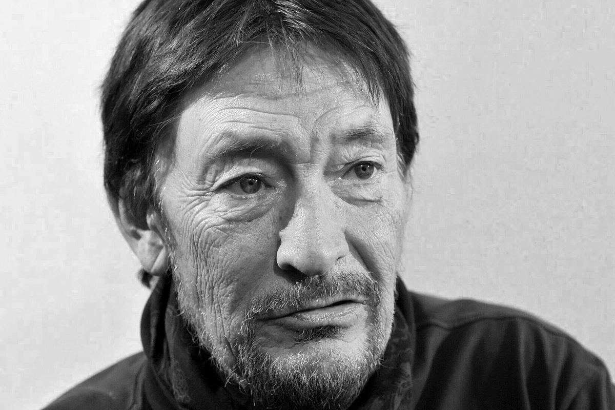     Умер в больнице автор хита «Driving Home for Christmas» Крис Ри