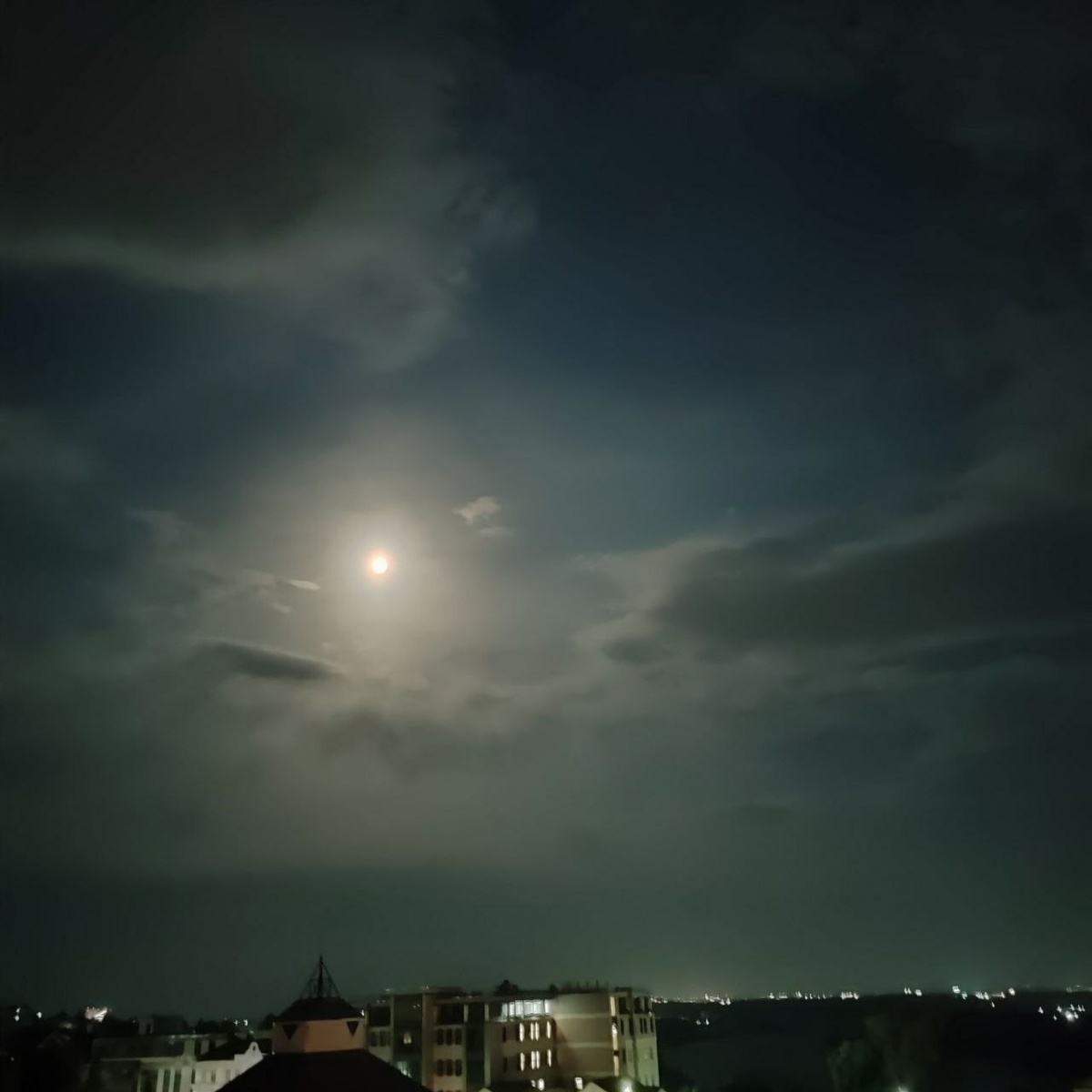     Өйҙә мәңге иҫерек атай