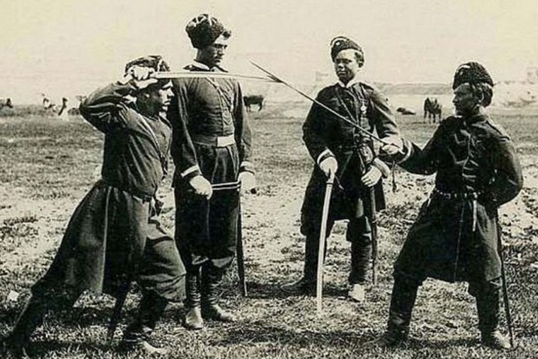 Почему в царской армии "резко" запретили пользоваться саблями, и стали выдавать шашки