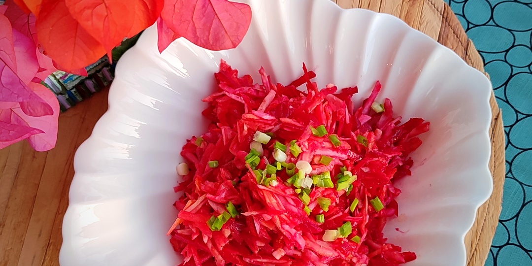 Очень вкусный рецепт салата из 3-х ингредиентов! Сельдерей+яблоко+свекла.