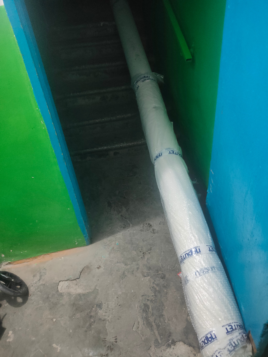 Линолеум в подъезде 