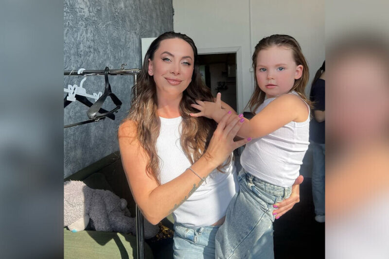    Наталья Фриске с дочерью Луной. Теперь у малышки есть любящий папа.